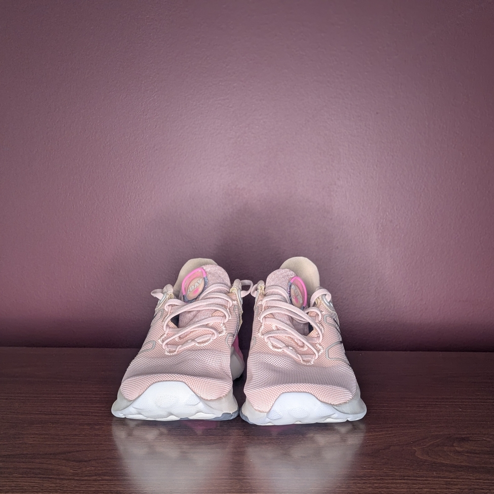 New Balance Women's Fresh Foam Roav V2 Sneaker - Picture 4 of 7
